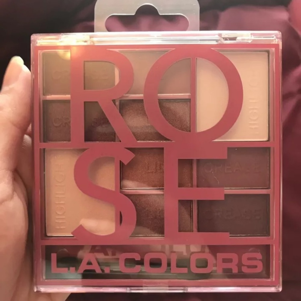 La colors rose eyeshadow pallet